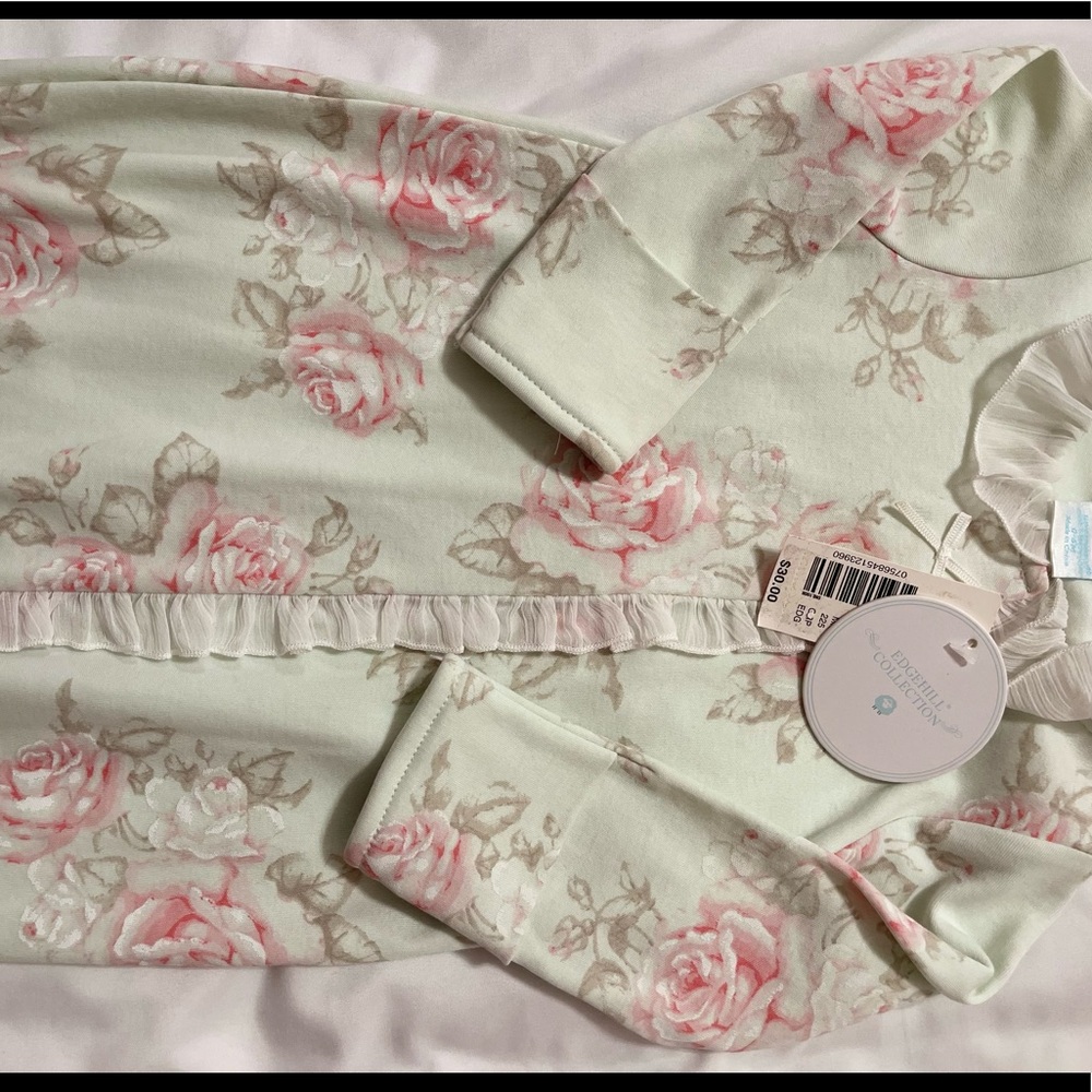 Interlock gown